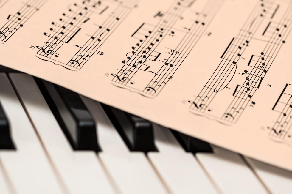 piano-geb3178560_1920-980×653