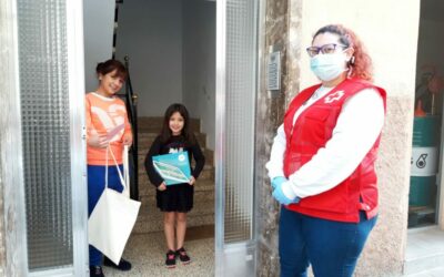 La Fundación Sa Nostra dona 2.000 bolsas de algodón reutilizables y 19 tablets a la Cruz Roja de Baleares
